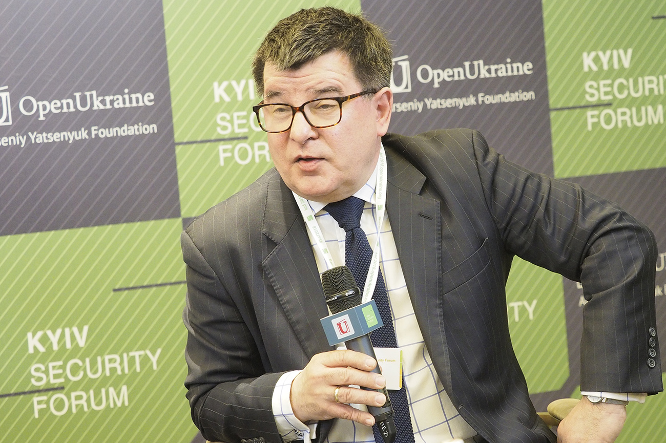 Смотреть - Новейший авианосец Британии снова чуть не утонул видео Посмотрите - Новейший авианосец Британии снова чуть не утонул видео