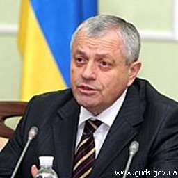 Янукович уволил начальника Главного управления госслужбы