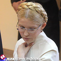 Тимошенко сидит в трехместной камере не сломленная, но с радикулитом, - адвокат