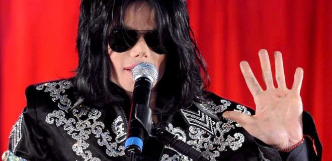 Майкл Джексон возглавил рейтинг доходов покойных знаменитостей - Фото