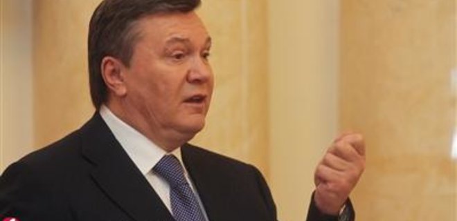 Януковичу горько слышать критику в адрес судов - Фото