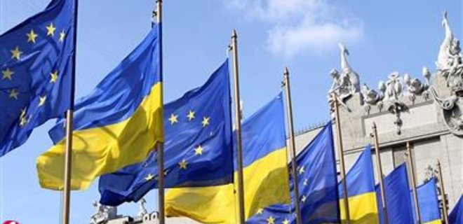 ЕС соглашением о ЗСТ хочет удержать Украину от Таможенного союза - Фото