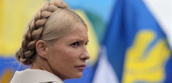 Тимошенко отвезли в колонию, которой должны миллион за повязки - Фото