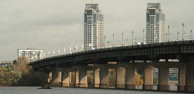 В Киеве с 10 февраля закроют две полосы на мосту Патона - Фото