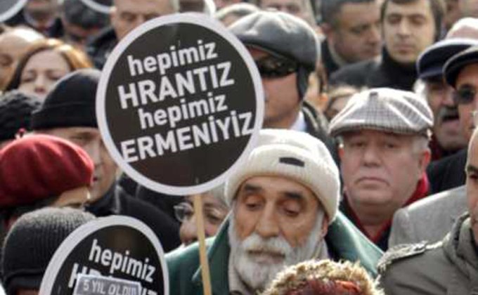 В Стамбуле почтили память убитого журналиста Гранта Динка