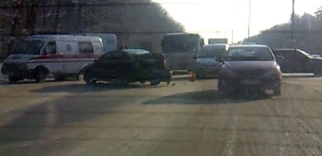 Мониторинг СМИ: за час на Бориспольской трассе разбилось 40 авто - Фото