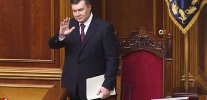 В издательстве рассказали, за что заплатили миллионы Януковичу - Фото
