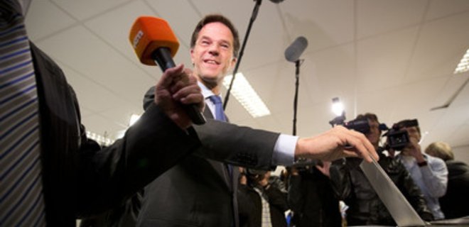 На выборах в Нидерландах побеждают сторонники действующей власти - Фото