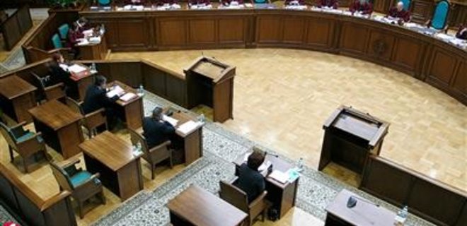 У Януковича хотят лишить депутатов права назначать судей - Фото