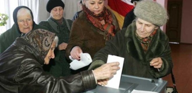 Сегодня россияне выбирают местные органы власти - Фото