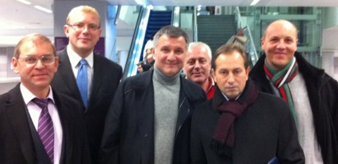 Оппозиционер Аваков прилетел в Украину рейсом из Италии - Фото