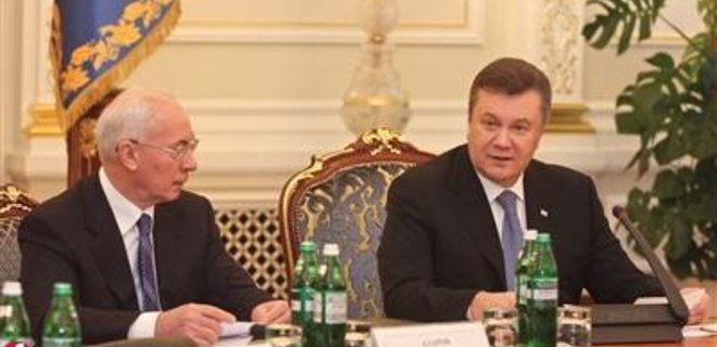 Янукович о работе Азарова: Это просто саботаж - Фото