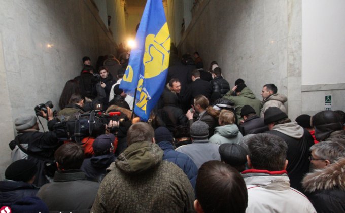 Фоторепортаж захвата Свободой здания Киевсовета 