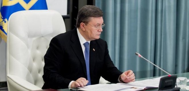 Янукович подписал закон об упрощении визового режима с Евросоюзом - Фото