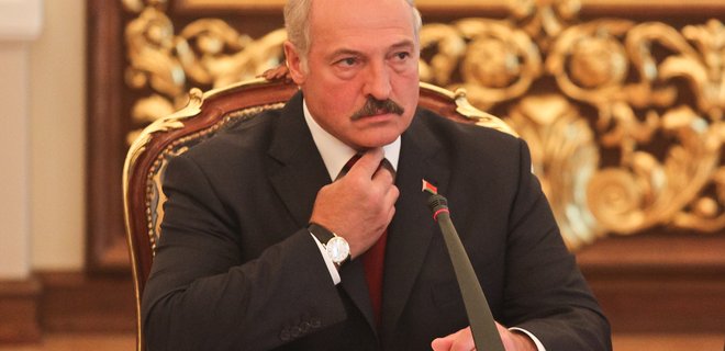 Лукашенко хочет укрепить границу с Украиной из-за 