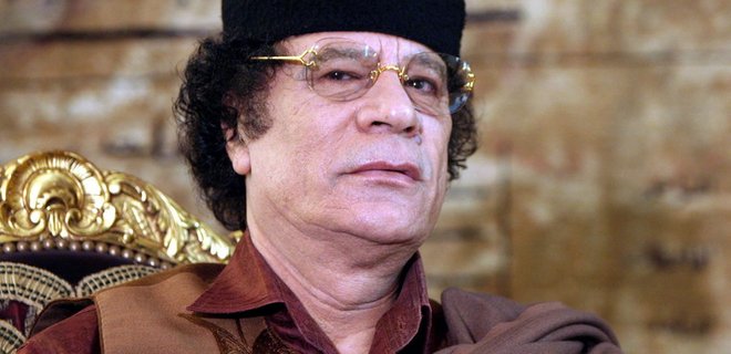 Во Франции вышла книга о сексуальных рабынях Каддафи  - Фото