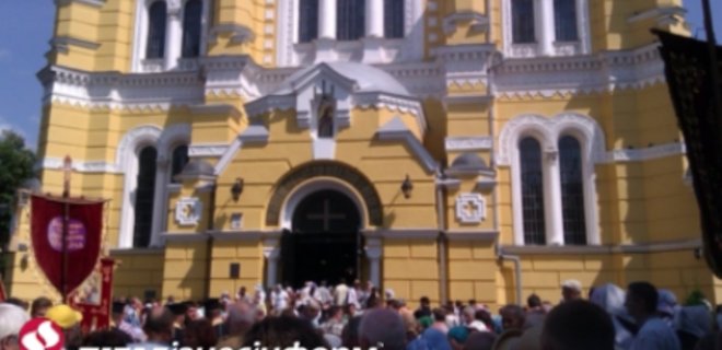 УПЦ КП празднует 1025-летие крещения: тысячи людей и мало милиции - Фото