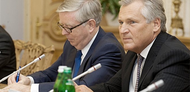 Кокс и Квасьневский просят Януковича помиловать Тимошенко - Фото