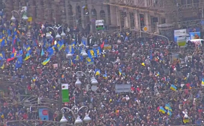 Крещатик и Майдан заполнены до отказа: фото с высоты 