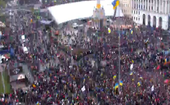 Крещатик и Майдан заполнены до отказа: фото с высоты 
