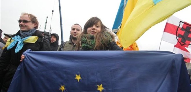 Большинство украинцев поддерживают требования Майдана - опрос - Фото
