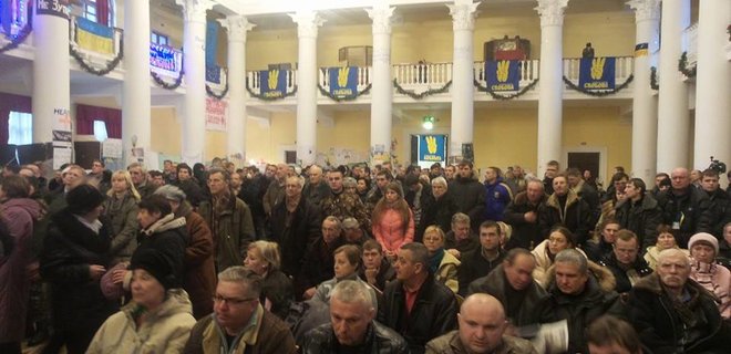 В Киевсовете началось собрание киевлян - Фото