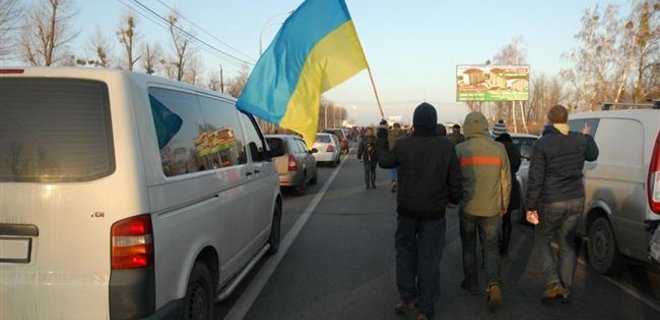 Возле Киева ГАИ задержала авто с лекарствами для Майдана - Фото