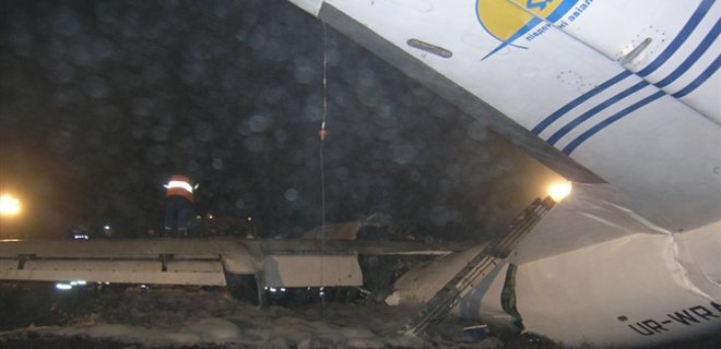 В Алжире разбился военно-транспортный самолет: 103 погибших - Фото