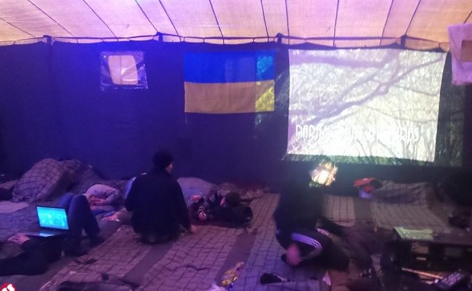 Майдан и Антимайдан: фоторепортаж из центра Киева