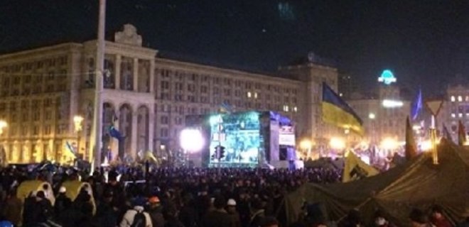 Десятки тысяч митингующих готовятся к отражению штурма Майдана - Фото