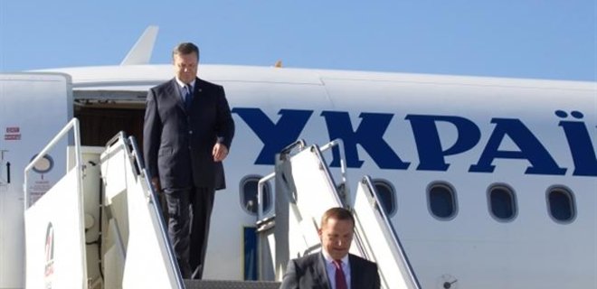 Самолет с Януковичем на борту не выпустили из Украины - Фото