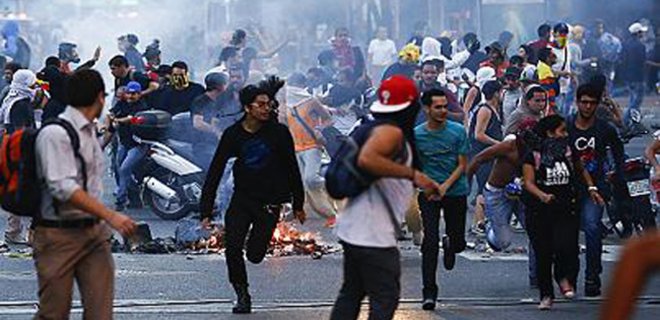 Жертвами протестов в Венесуэле стали свыше 50 человек - Фото