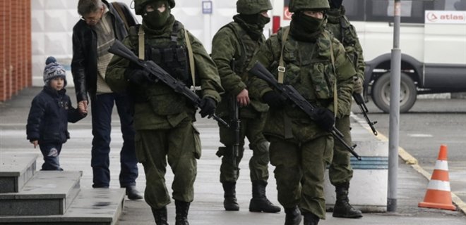 Неизвестные военные захватили радиотелепередающий центр Крыма - Фото