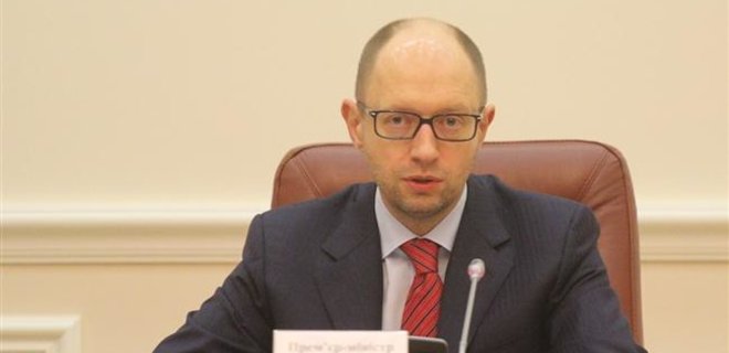Правительство выполняет обязательства перед Крымом - Яценюк - Фото