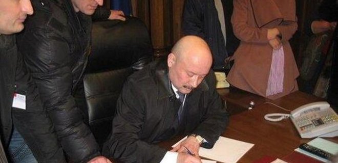 Губернатор Луганской области подал в отставку после захвата ОГА - Фото