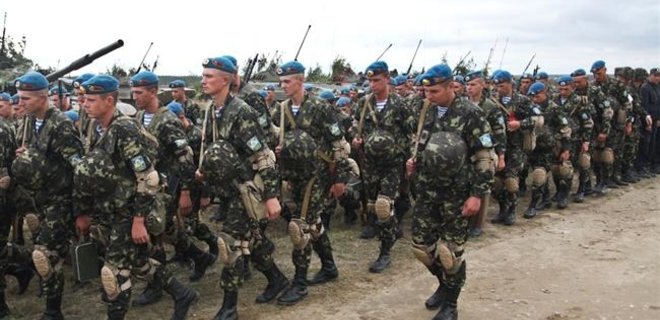 Десантники 25-й бригады из Крыма переместились на материк - Фото