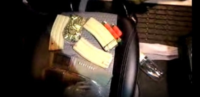 В автомобиле Царева обнаружены боеприпасы к автомату Калашникова - Фото