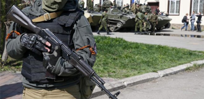 Боевики перегнали украинские БМП из Краматорска в Славянск  - Фото
