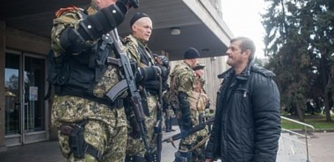 В Краматорске захватили горотдел милиции  - Фото