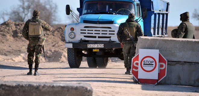 Россия устанавливает постоянные погранпосты на границах АР Крым - Фото
