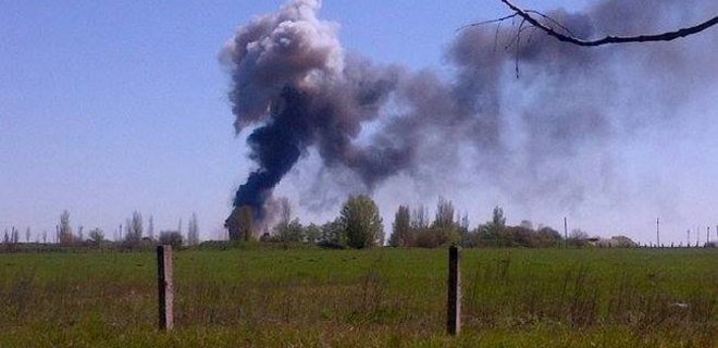 На аэродроме Краматорска после обстрела взорвался вертолет - Фото