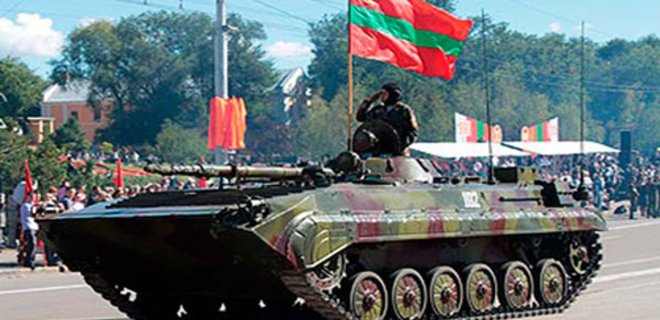 В непризнанной республике Приднестровье начались танковые учения - Фото
