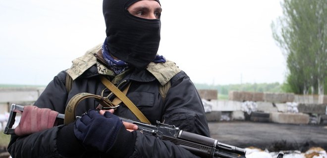Террористы отпустили двух захваченных в Краматорске милиционеров - Фото