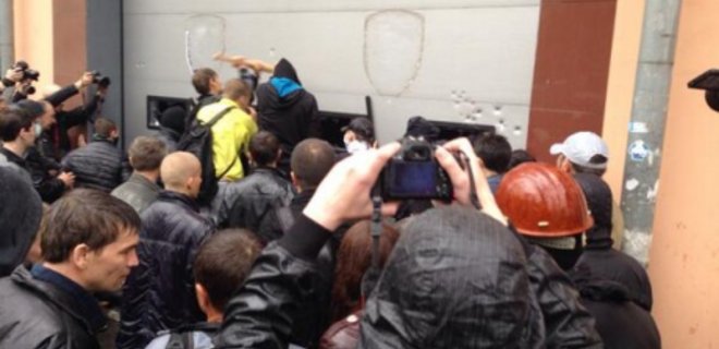 Сепаратисты в Одессе прорвались в МВД, задержанных отпускают  - Фото