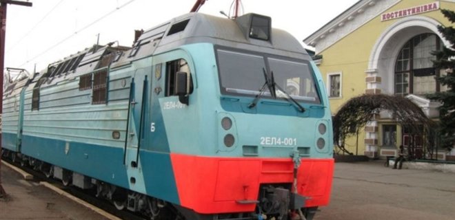 В Донецкой области закрыты два участка железной дороги - Фото