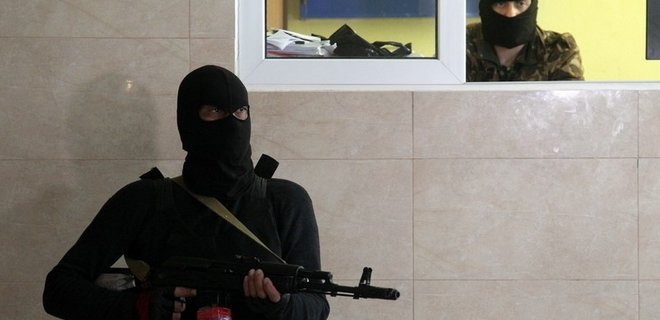 Террористы захватили две райгосадминистрации на севере Луганщины - Фото