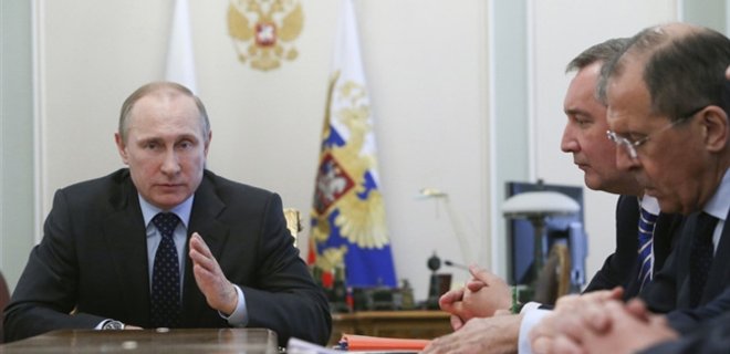 Путин обсудил с силовиками ситуацию в Украине - Фото