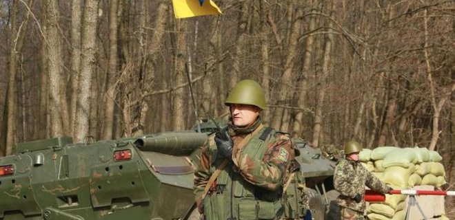 В Луганской области милиция обнаружила в авто арсенал оружия - Фото