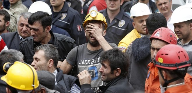Количество жертв взрыва на шахте в Турции достигло 274 человек  - Фото