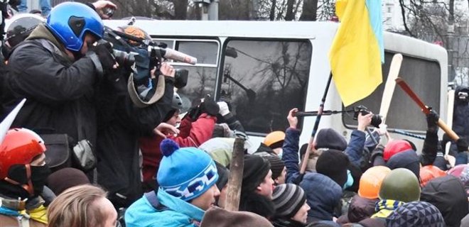 На востоке Украины запугивают и похищают журналистов - доклад ООН - Фото